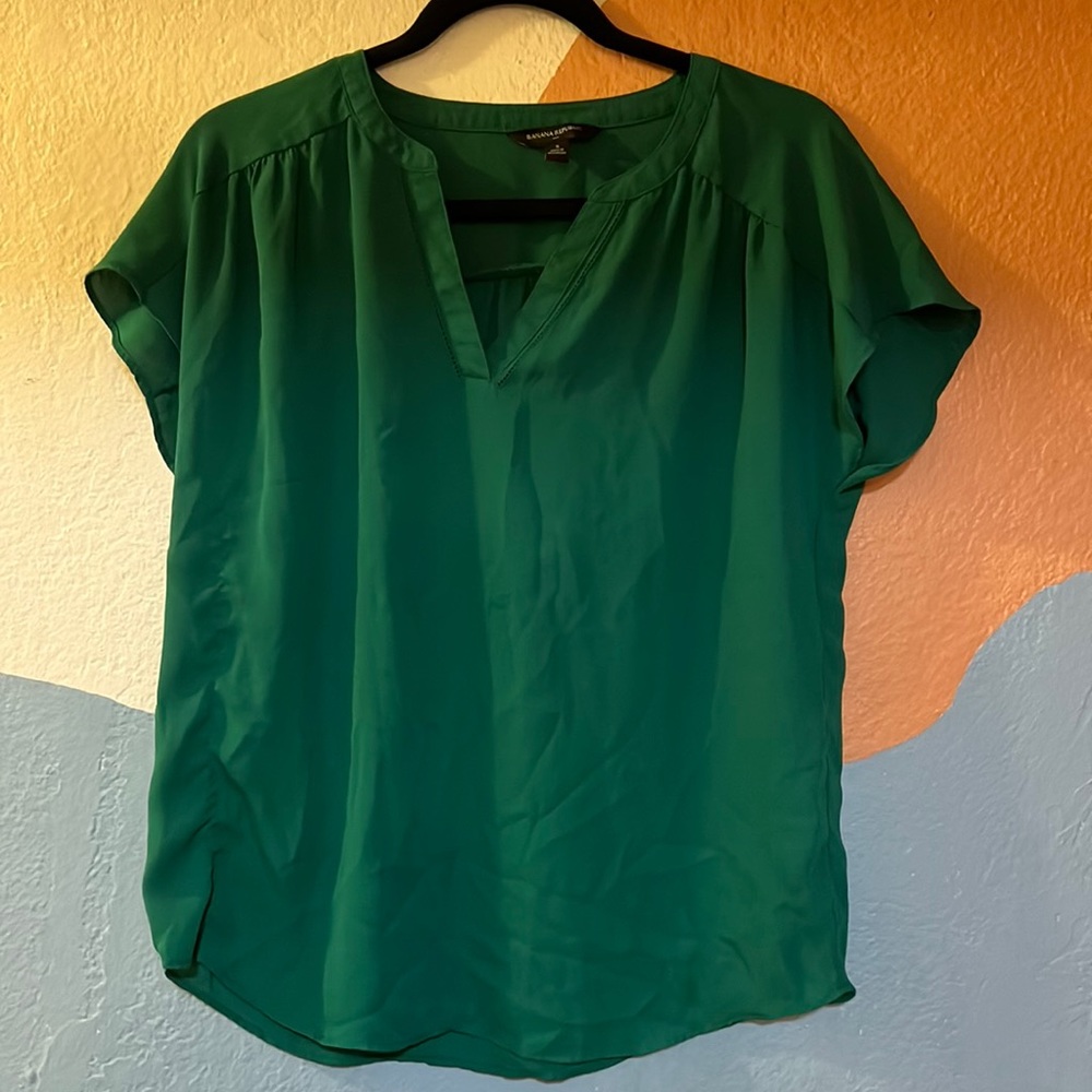 Green Banana Republic top S